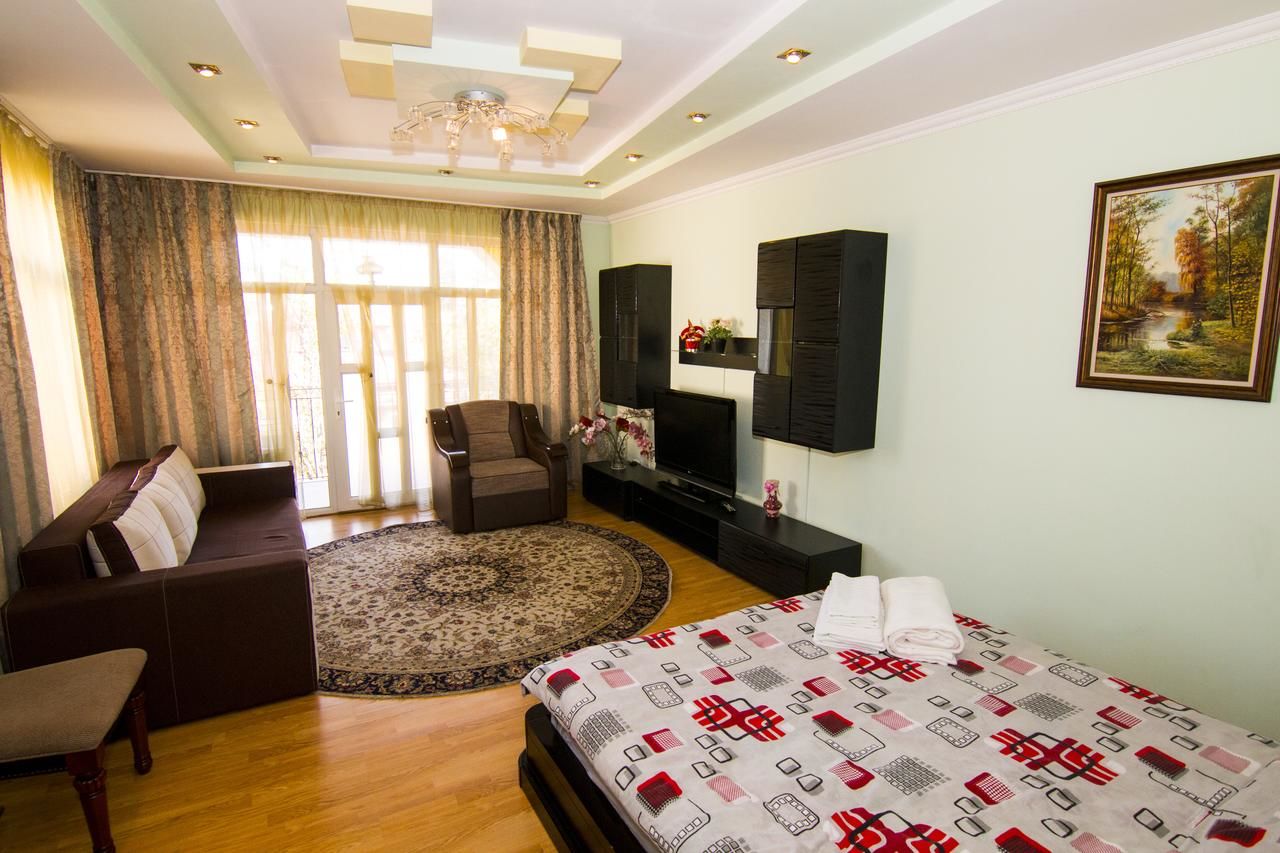 Виллы Beautiful Apartments in Villa near Airport Бухарест-13