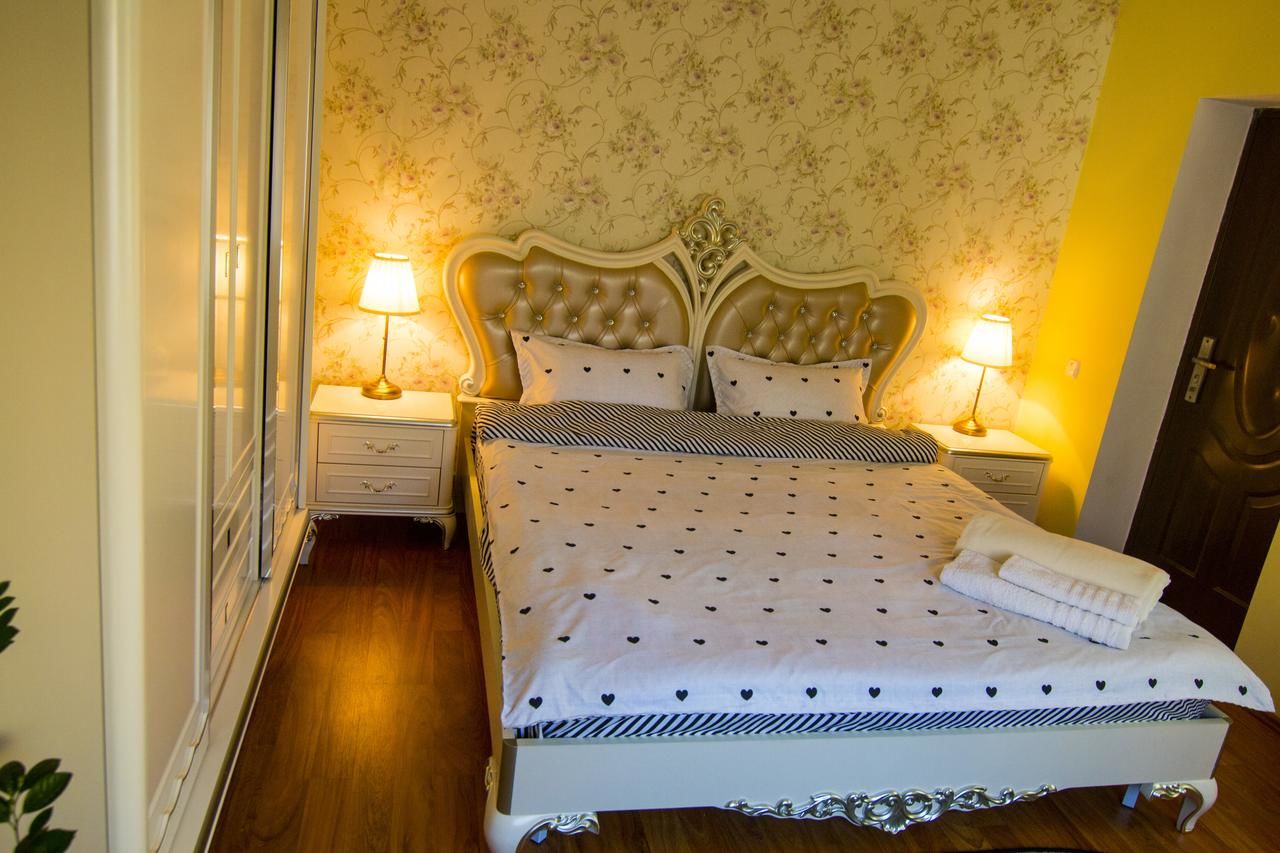 Виллы Beautiful Apartments in Villa near Airport Бухарест-5