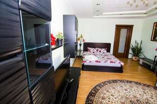 Виллы Beautiful Apartments in Villa near Airport Бухарест Вилла Делюкс-8