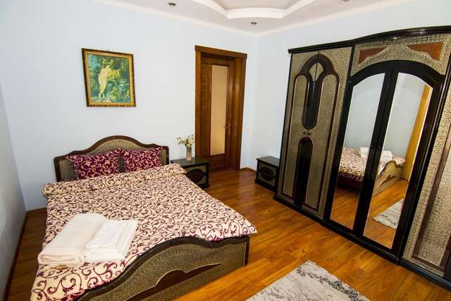 Виллы Beautiful Apartments in Villa near Airport Бухарест-18